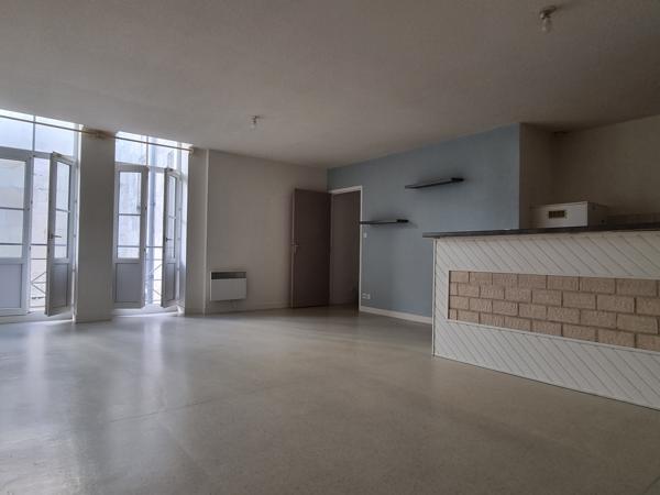 Appartement
                                                                                                                                                                                                                                                                                                                        2 pièce(s)                                                                                                                                                                                                          1 chambre(s)                                                                                                                                                                                                          49  m²