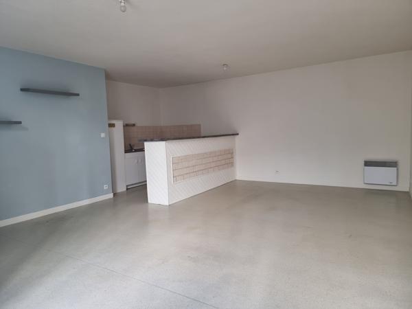 Appartement
                                                                                                                                                                                                                                                                                                                        2 pièce(s)                                                                                                                                                                                                          1 chambre(s)                                                                                                                                                                                                          49  m²