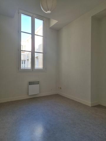 Appartement
                                                                                                                                                                                                                                                                                                                        2 pièce(s)                                                                                                                                                                                                          1 chambre(s)                                                                                                                                                                                                          49  m²