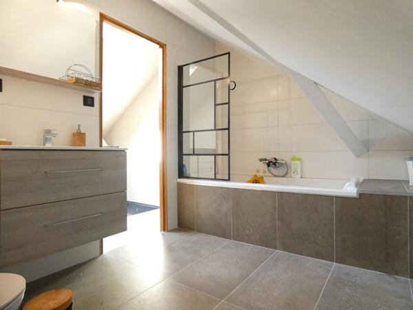 Appartement - 6 pièces - 104 m²