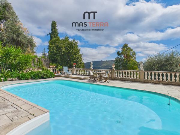 Maison
         5 pièces
        - 98 m² Bien prestige 580 000 € *