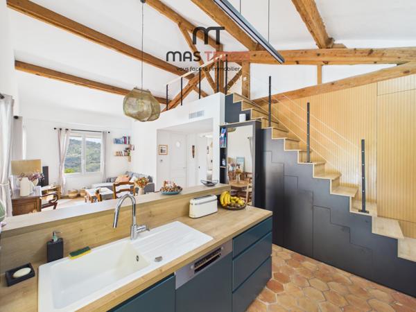 Maison
         5 pièces
        - 98 m² Bien prestige 580 000 € *