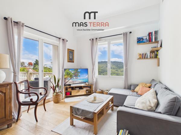 Maison
         5 pièces
        - 98 m² Bien prestige 580 000 € *