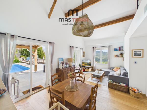 Maison
         5 pièces
        - 98 m² Bien prestige 580 000 € *