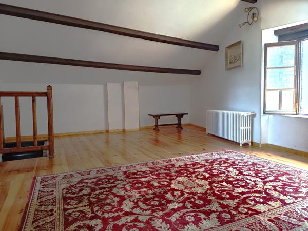 Maison
         5 pièces
        - 85 m² Exclusivité 150 000 € *