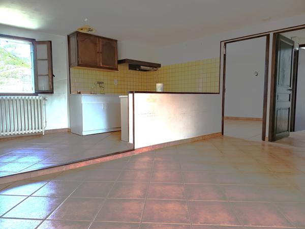 Maison
         5 pièces
        - 85 m² Exclusivité 150 000 € *