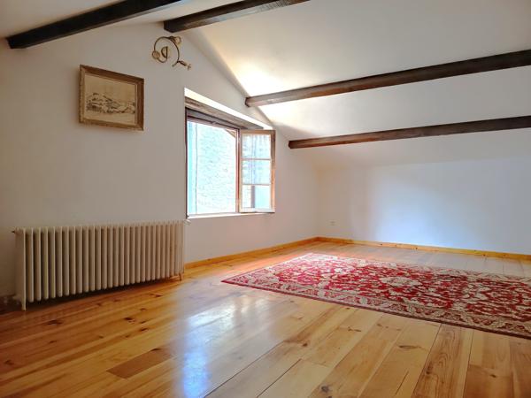 Maison
         5 pièces
        - 85 m² Exclusivité 150 000 € *