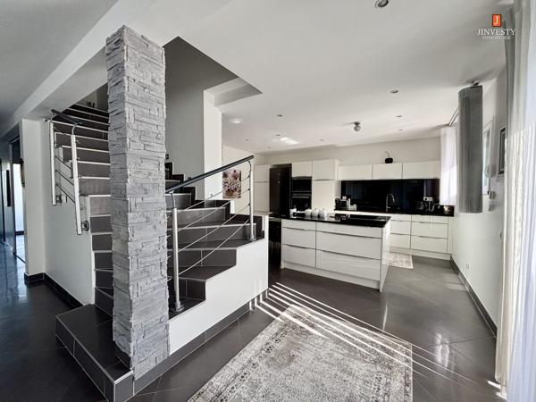 EXCLUSIVITE JINVESTY magnifique CONTEMPORAINE DE 2015 de 168 m2 habitable avec 5 chambres
