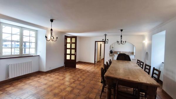 MORBIHAN, Seglien, Maison mitoyenne, 3 chambres, jardin, une grange