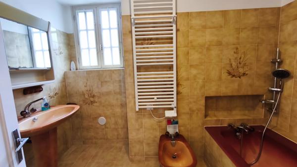 MORBIHAN, Seglien, Maison mitoyenne, 3 chambres, jardin, une grange