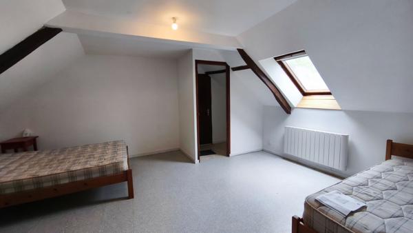 MORBIHAN, Seglien, Maison mitoyenne, 3 chambres, jardin, une grange