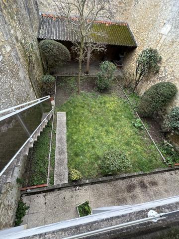 Maison
                                                                                                                                                                                                                                                                                                                        9 pièce(s)                                                                                                                                                                                                          4 chambre(s)                                                                                                                                                                                                          247  m²