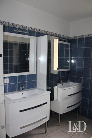 EXCEPTIONNEL VILLA TRADITIONNELLE AVEC GRAND PATIO CENTRAL