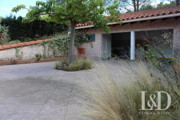 EXCEPTIONNEL VILLA TRADITIONNELLE AVEC GRAND PATIO CENTRAL