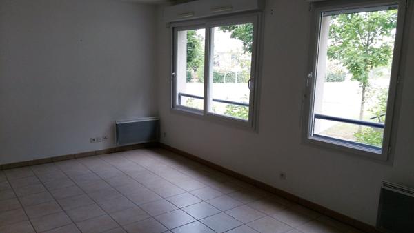49240 AVRILLE STUDIO - AVRILLE