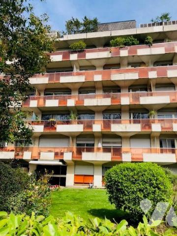 NEUILLY SUR SEINE - BOULEVARD BINEAU / VILLIERS - PARKING A VENDRE