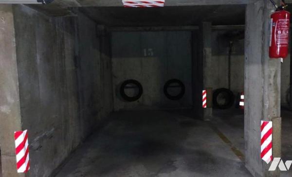 NEUILLY SUR SEINE - BOULEVARD BINEAU / VILLIERS - PARKING A VENDRE