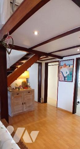 Appartement à vendre à Saint-Denis, centre ville / rue Bois de Nèfles

Cet appartement en par...