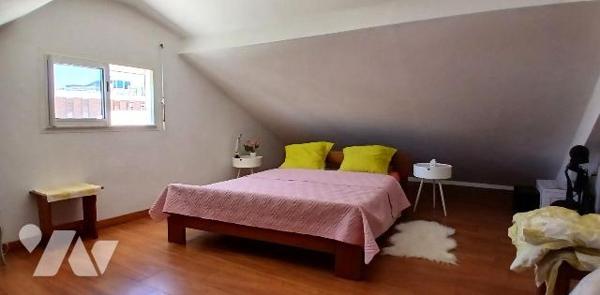 Appartement à vendre à Saint-Denis, centre ville / rue Bois de Nèfles

Cet appartement en par...