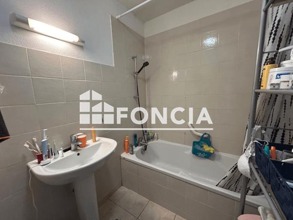 Location Appartement 4 pièces 89.58 m² - 13 BIS AVENUE DES CHARROIS Digne-les-bains 04000