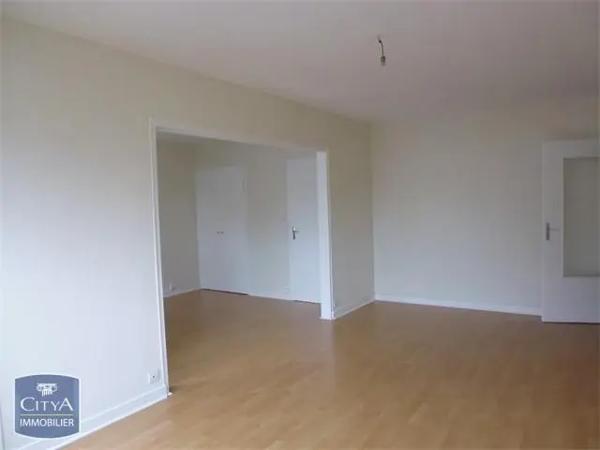 Appartement à louer 4 pièces 82.07m² Besançon (25000)