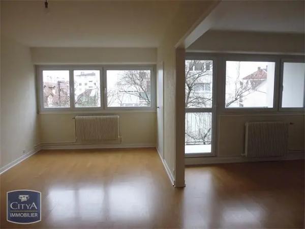 Appartement à louer 4 pièces 82.07m² Besançon (25000)