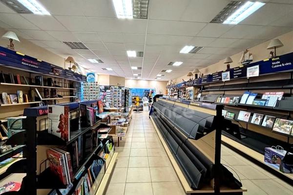 Local Commercial 123m² - Loctudy(29) Emplacement N°1 avec parking privatif