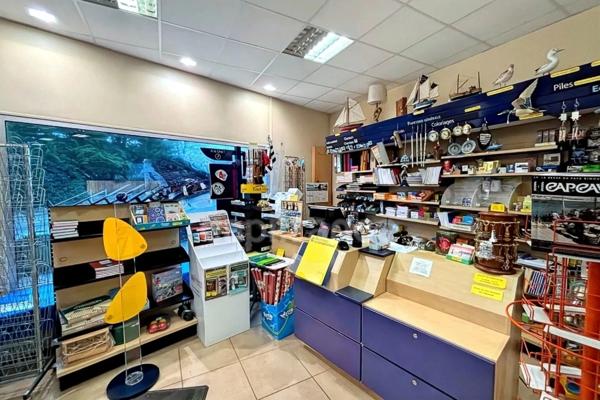 Local Commercial 123m² - Loctudy(29) Emplacement N°1 avec parking privatif