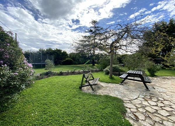 Maison à vendre    8 pièces •  Séné