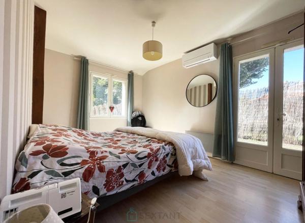 MAISON DE 187 M² SUR UN TERRAIN ARBORE DE 1 847 M² AVEC PISCINE