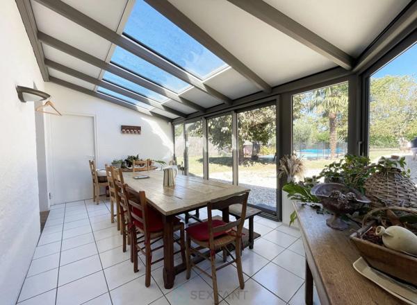MAISON DE 187 M² SUR UN TERRAIN ARBORE DE 1 847 M² AVEC PISCINE
