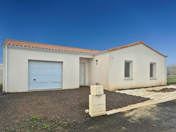 Maison récente de plain-pied 88 m² habitables + garage