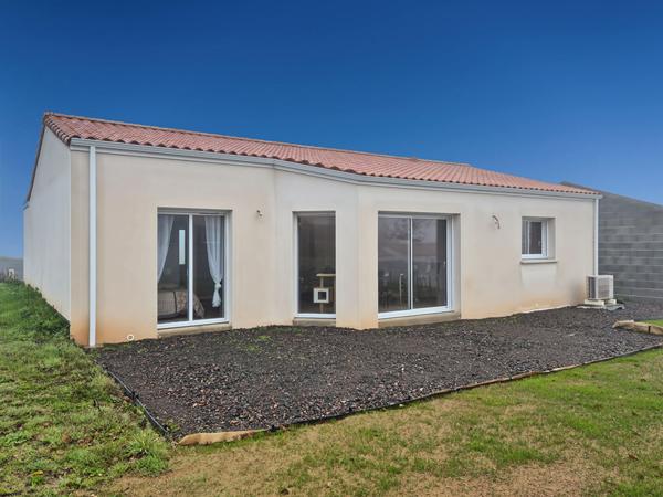 Maison récente de plain-pied 88 m² habitables + garage