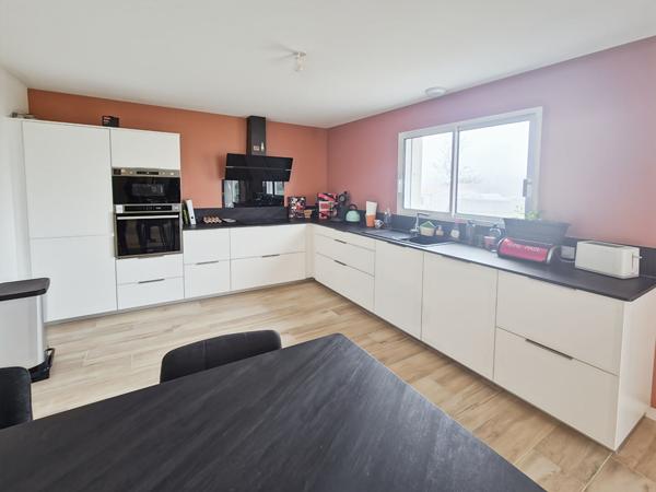 Maison récente de plain-pied 88 m² habitables + garage