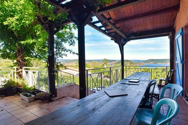 Propriété d’exception face au Lac du Salagou