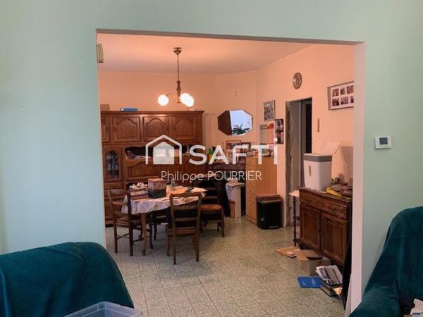 Jolie maison de ville en parfait état avec garage proche de tous commerces