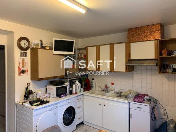 Jolie maison de ville en parfait état avec garage proche de tous commerces