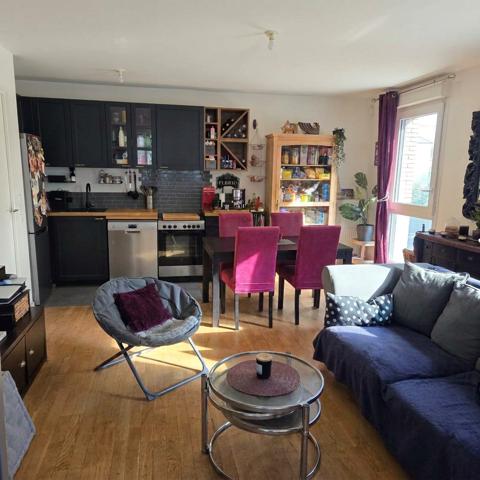 Appartement
         3 pièces
        - 64 m² 395 200 € *