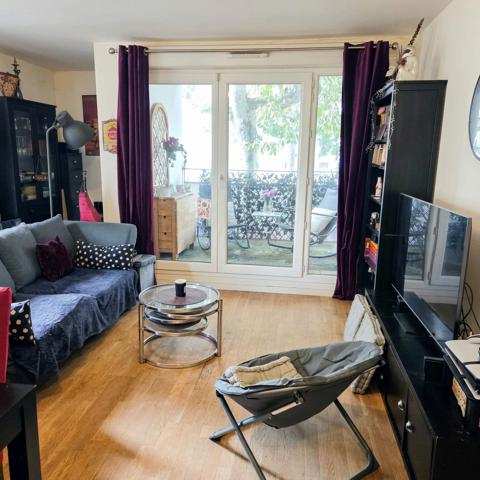 Appartement
         3 pièces
        - 64 m² 395 200 € *