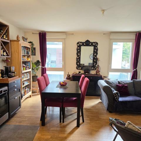 Appartement
         3 pièces
        - 64 m² 395 200 € *