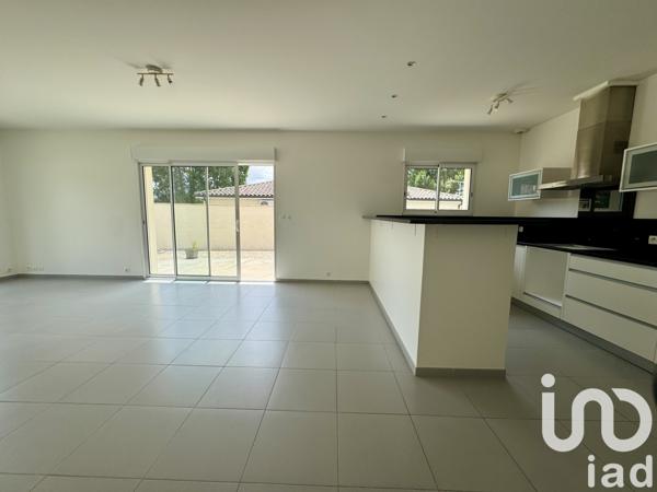 House for sale 4 rooms 85 m² Léognan