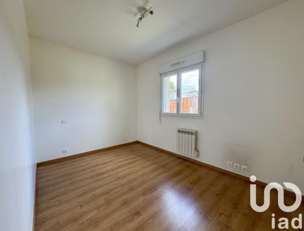 House for sale 4 rooms 85 m² Léognan