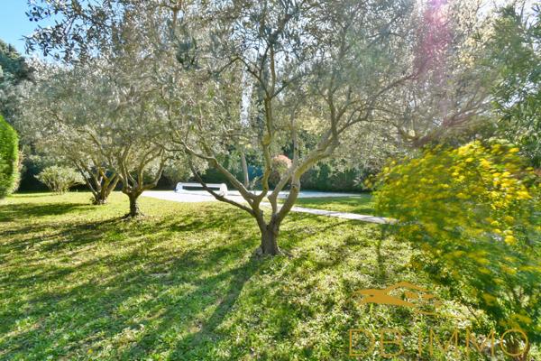 Châteauneuf-de-Gadagne (84470) Belle maison contemporaine de 168 m² à Châteauneuf-de-Gadagne, avec piscine, terrasses, jardin, garage...