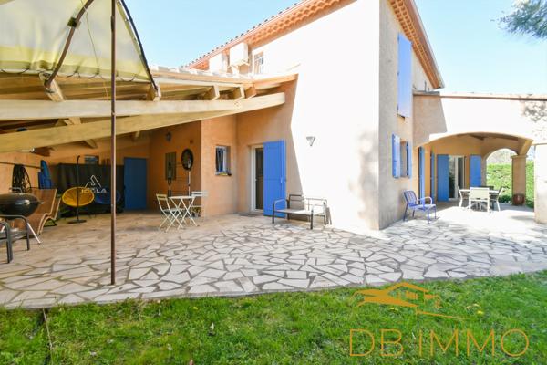 Châteauneuf-de-Gadagne (84470) Belle maison contemporaine de 168 m² à Châteauneuf-de-Gadagne, avec piscine, terrasses, jardin, garage...