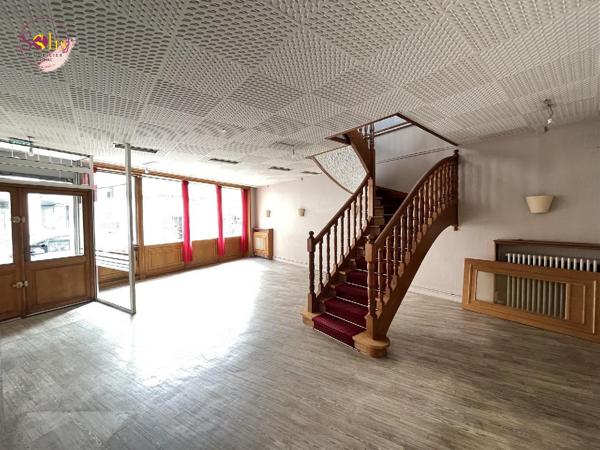 Immeuble commercial Emplacement n°1 au coeur de COGNAC ...