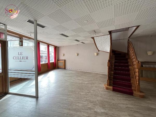 Immeuble commercial Emplacement n°1 au coeur de COGNAC ...