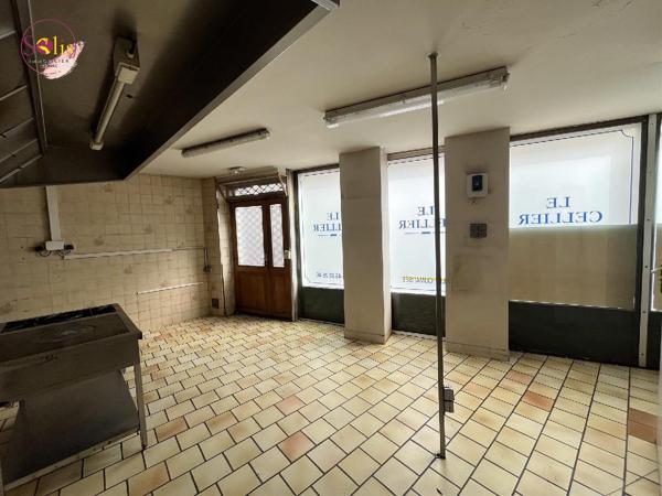 Immeuble commercial Emplacement n°1 au coeur de COGNAC ...