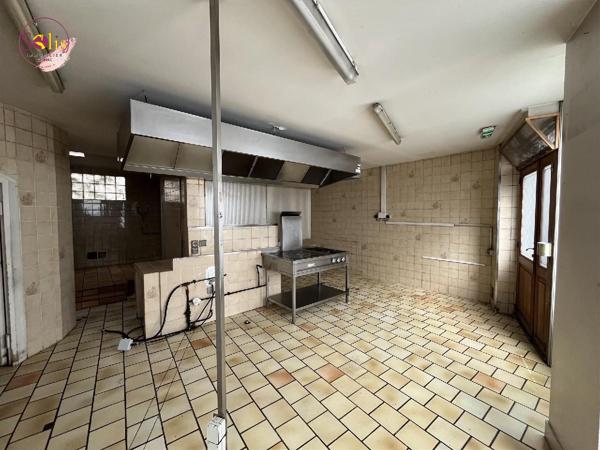 Immeuble commercial Emplacement n°1 au coeur de COGNAC ...