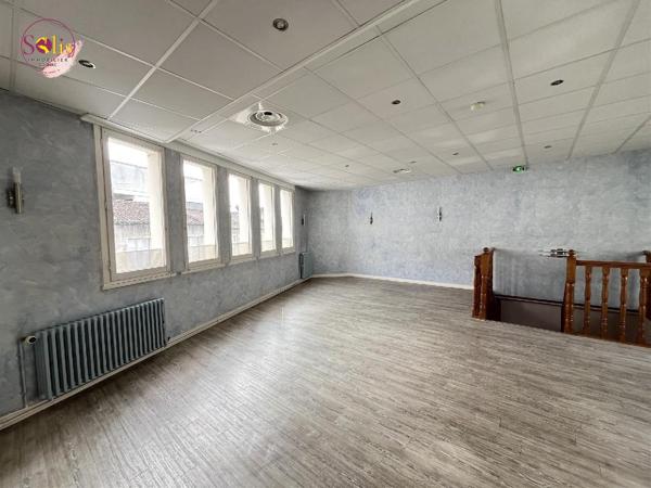 Immeuble commercial Emplacement n°1 au coeur de COGNAC ...