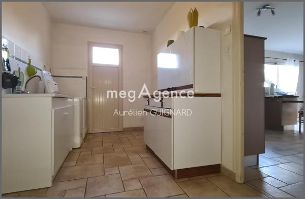 Maison à BRESSUIRE, 79300 - 6 pièces 100m²
